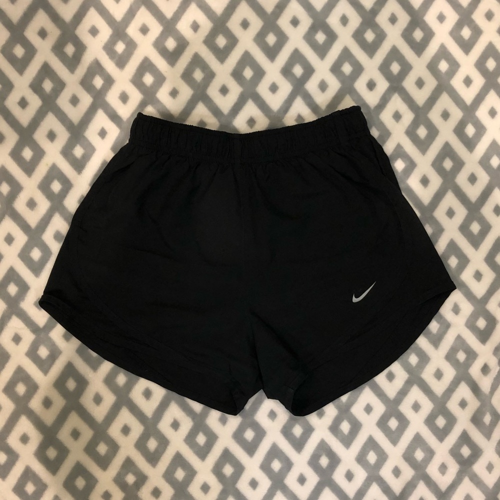 BLACK WOMENS NIKE DRI-FIT SHORTS